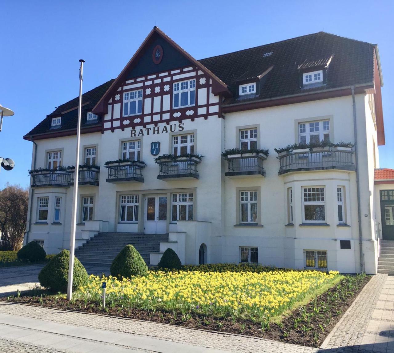 Fewo Strandstrasse - Fuehrt Auf Die Schoene Ostsee-Seebruecke Apartment Kuehlungsborn Exterior photo